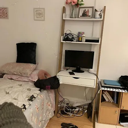 Studio Flat In Stratford Apartment
